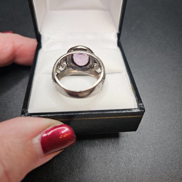 Sterling and Amethyst Ring - Picture 5 of 7